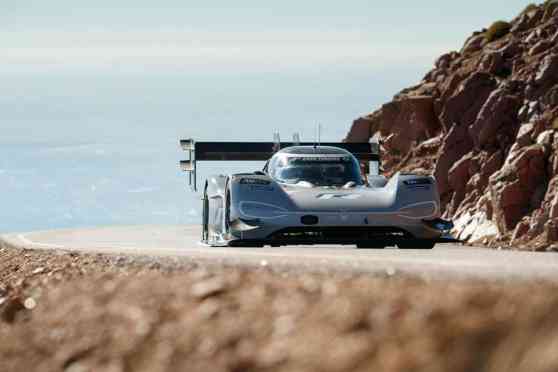 The Volkswagen I.D. R is now the fastest vehicle at Pikes Peak image