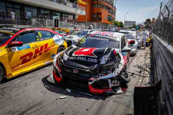 WTCR does a NASCAR with 27-car pileup image
