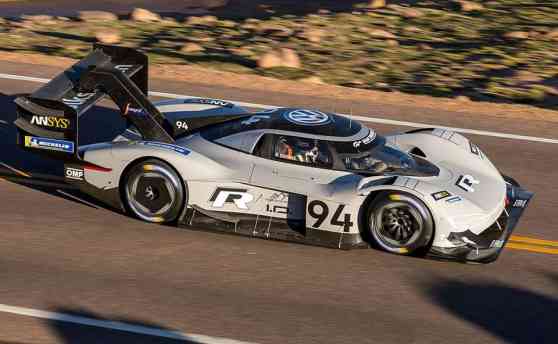 VW I.D. R Pikes Peak Racer aims for Goodwood EV record image