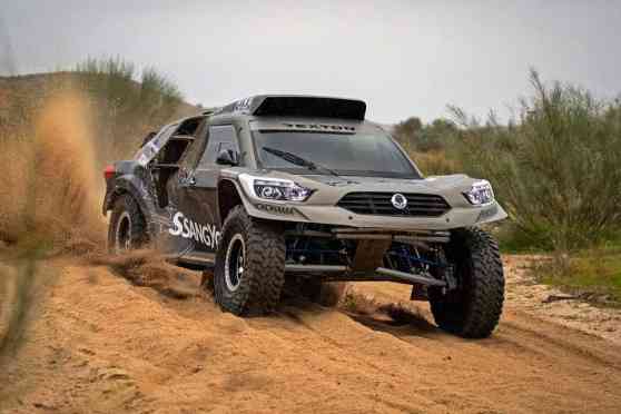  V8-powered Ssangyong Rexton DKR ready to take on 2019 Dakar image
