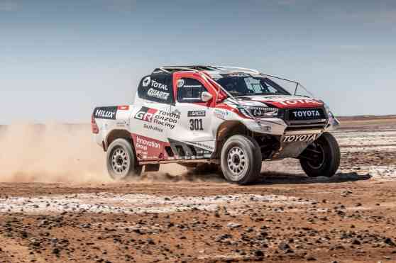 From F1 to Dakar: Fernando Alonso tries off-road racing image