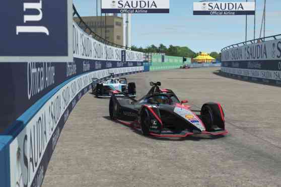 Nissan's Oliver Rowland wins 5th Formula E online race image