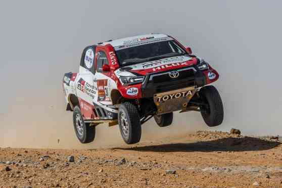 Toyota wants to win 2021 Dakar Rally with their V8 Hilux image