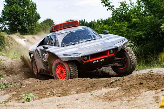 680 HP RS Q e-tron is Audi's crazy electric Dakar racer image