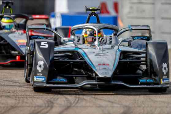 Mercedes wins both Formula E titles in topsy-turvy finale image