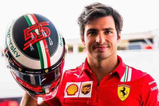 Carlos Sainz to drive for two more seasons with Ferrari image