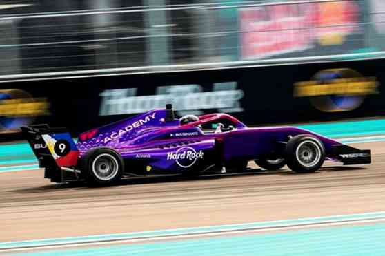 W Series Race 1: Bianca Bustamante scores points on debut image