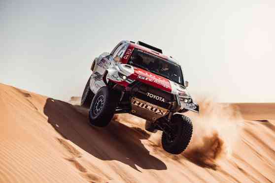 Toyota claims 2nd straight Dakar rally victory with Hilux image