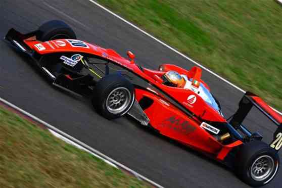 Thompson targeting Japanese F3 title in 2011 image