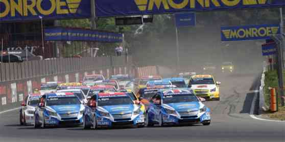 Huff and Tarquini split 2011 FIA WTCC Round 3 and 4 in Zolder image
