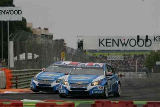 FIA WTCC: Menu and Huff claim 11 victories for Chevrolet out of 12 races image