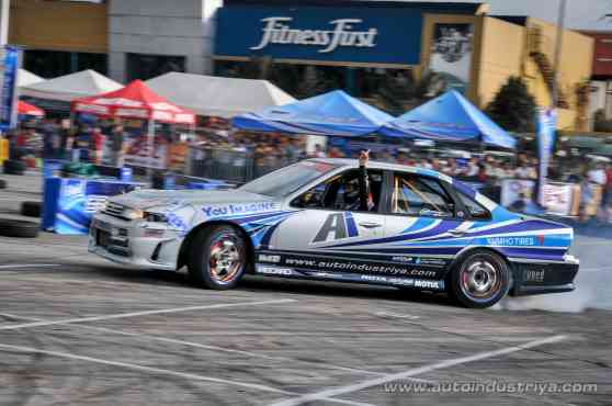 Choachuy destroys competition in 2009 Lateral Drift opener image