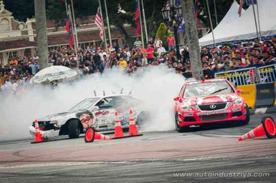 Daigo Saito claims victory in 2010 Formula Drift Asia final image