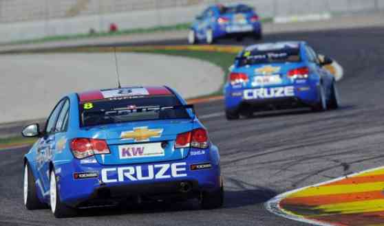FIA WTCC: Muller and Menu wins one race each for team Chevrolet image
