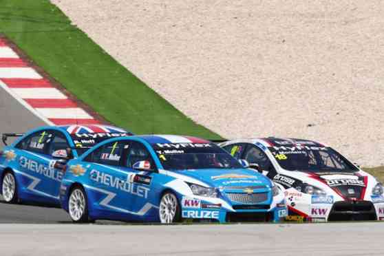 FIA WTCC: Team Chevrolet stays on top image