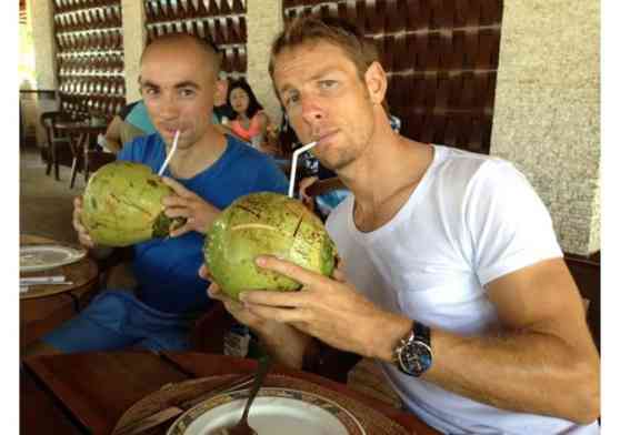 Jenson Button arrives in the Philippines for 2012 Ironman 70.3 competition image