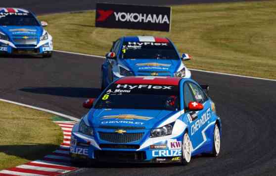 FIA WTCC: Menu steals limelight from Monteiro image