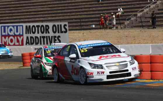 WTCC 2013: Chilton and Tarquini win at Sonoma Raceway image