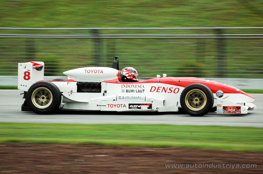 Ali Jackson dominates wet 2006 AF3 Zhuhai Leg image