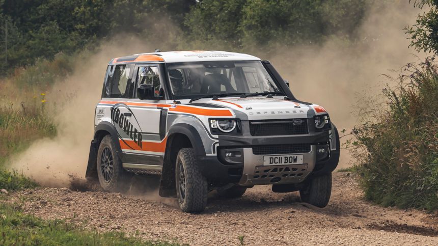 Land Rover Defender makes for a great rally car image