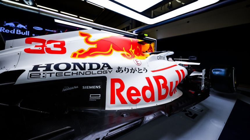 Red Bull says arigato to Honda image