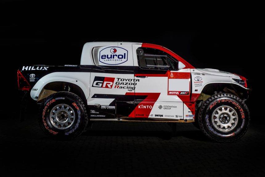 Toyota reveals 400 PS Hilux racer for 2022 Dakar Rally image