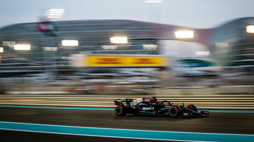 F1 shutting down hotline between team bosses and race director image