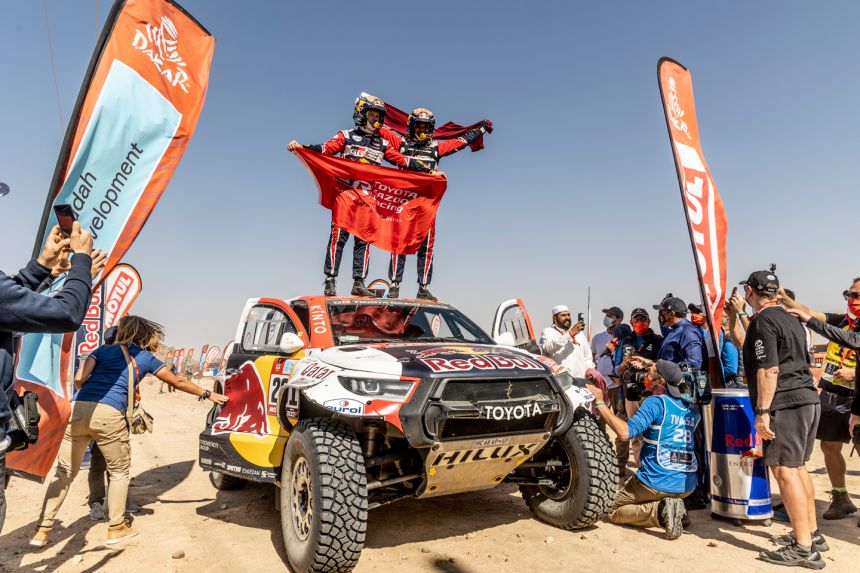 Toyota dominates 2022 Dakar Rally with the Hilux image