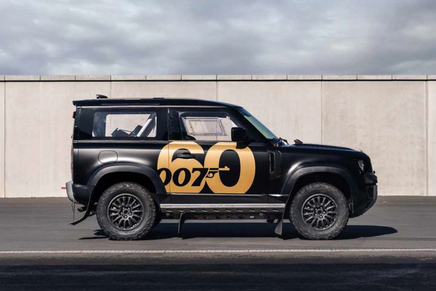 This Land Rover Defender Bond special is ready to rally image
