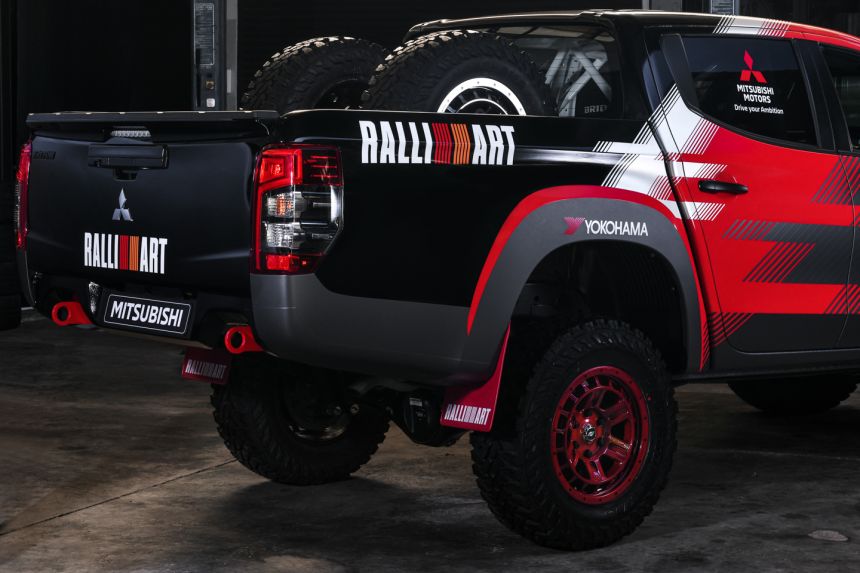 Mitsubishi enters Asia Cross Country Rally with Dakar legend image