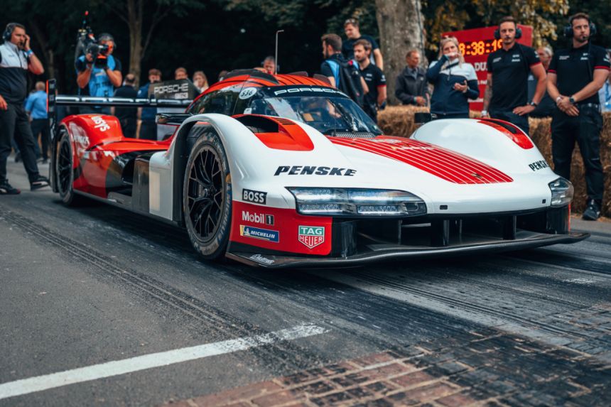 Porsche targeting November 2022 debut for 963 race car image