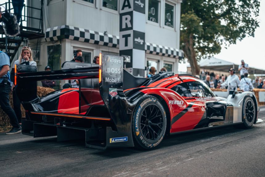 Porsche targeting November 2022 debut for 963 race car image