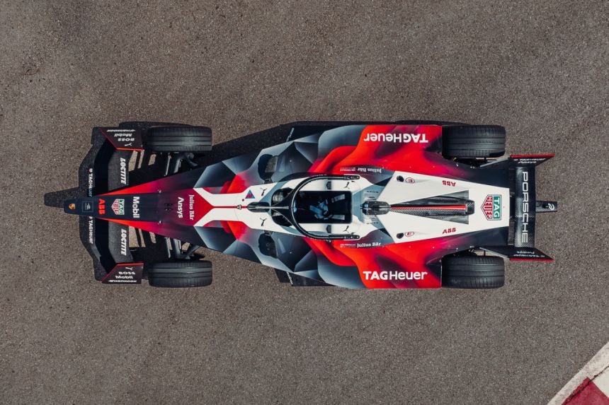 99X Electric is Porsche's most powerful Formula E car image
