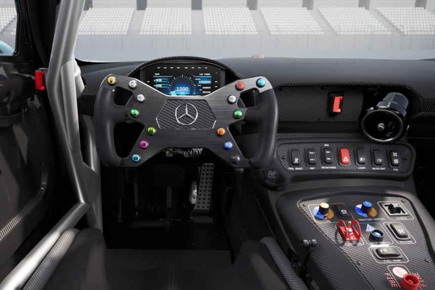 Built for the track: Mercedes-AMG unveils 707 PS GT2 race car image