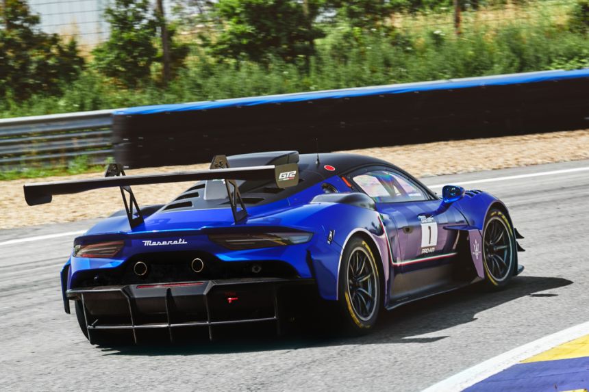 Maserati MC20 GT2 is ready to go racing image