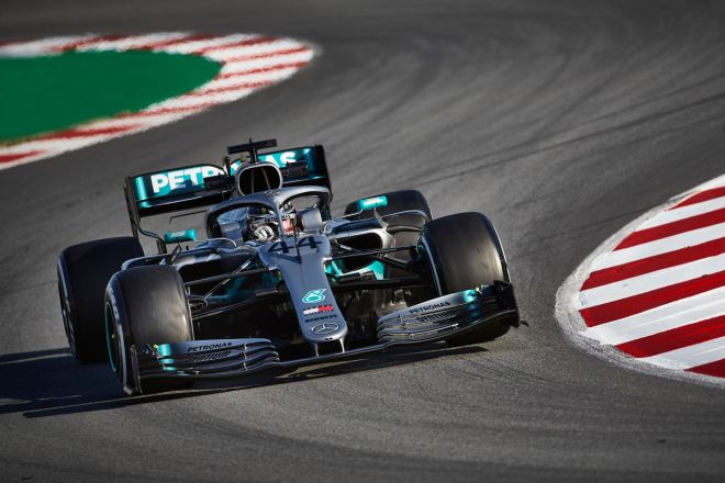 Ferrari is faster than Mercedes in pre-season F1 testing image