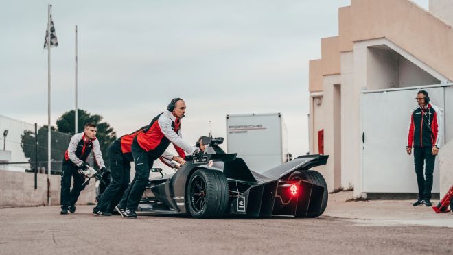 Porsche is ready to dominate in Formula E image