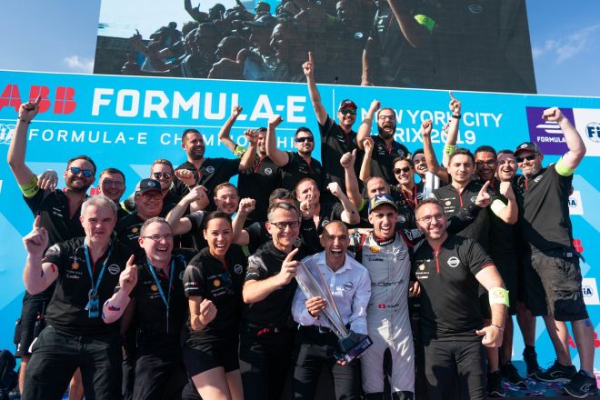 Nissan wins their first race in Formula E image