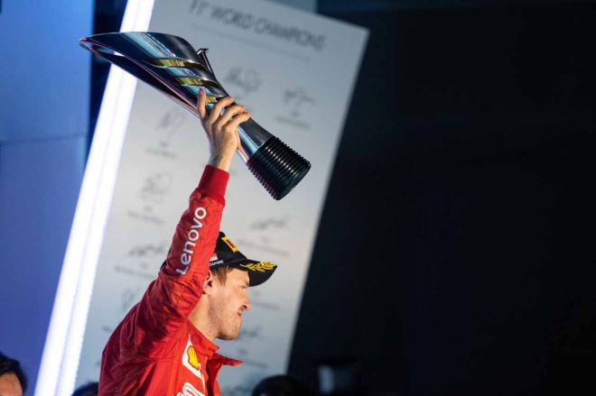Sebastian Vettel ends winless streak in 2019 Singapore GP image