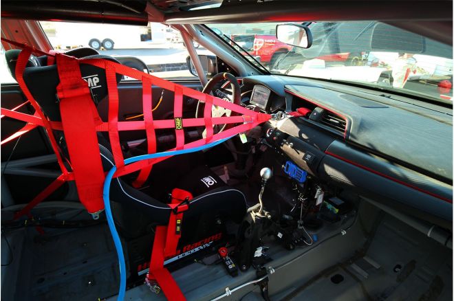 You need a racing license to drive this Php 4.5M Civic Type R race car image