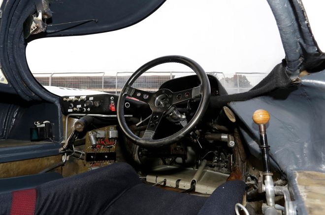 Ergonomic, intuitive racing steering wheels according to Porsche image