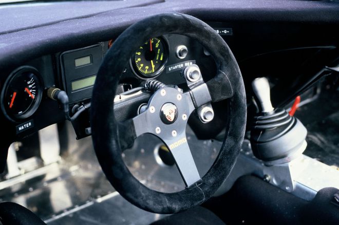 Ergonomic, intuitive racing steering wheels according to Porsche image