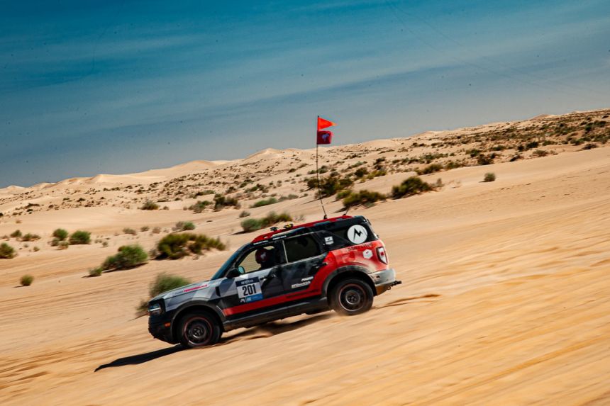 A bone-stock Ford Bronco Sport just won a 1,931-km desert rally image