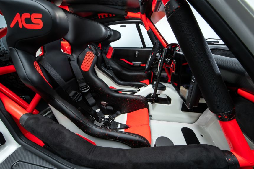 Singer just built a modern-day Porsche 911 Safari image