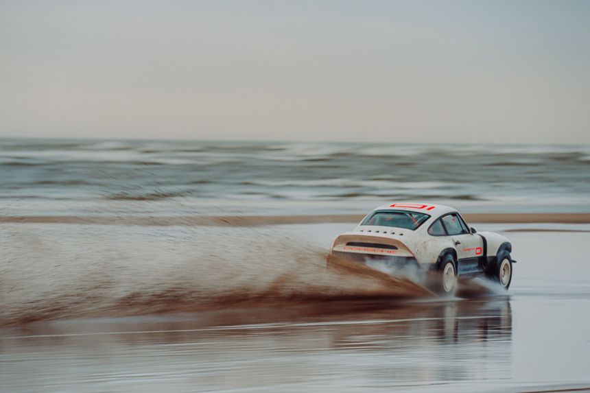 Singer just built a modern-day Porsche 911 Safari image