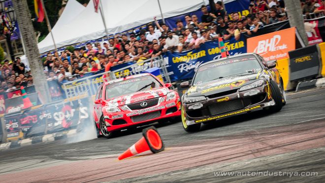 Daigo Saito claims victory in 2010 Formula Drift Asia final image