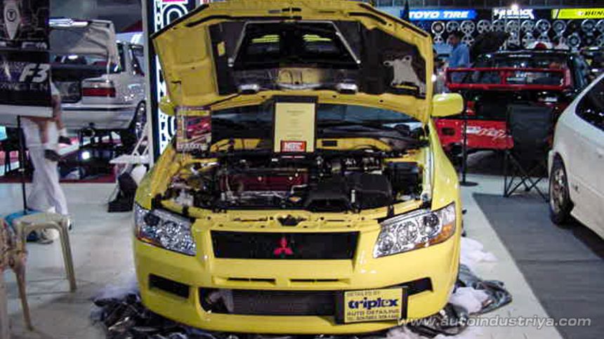 2002 Trans Sport Show image