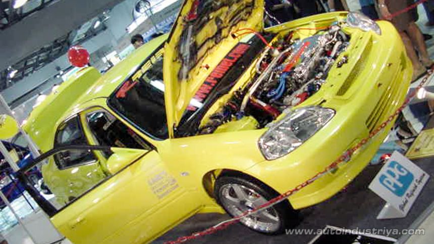 2002 Trans Sport Show image