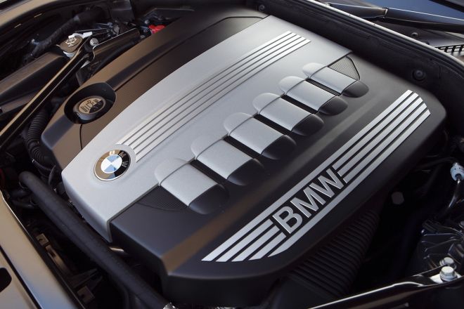 BMW debuts 5th generation 7 Series image