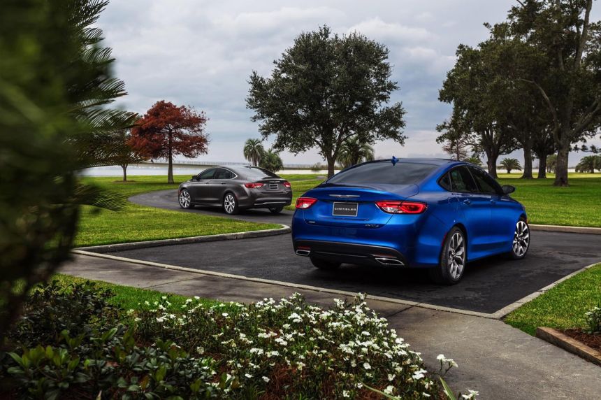 NAIAS 2014: Introducing the all-new 2015 Chrysler 200 Sedan image